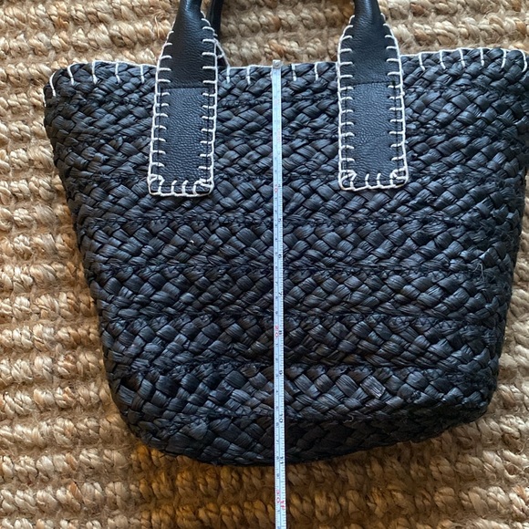 Universal Thread small black straw tote - Picture 5 of 7